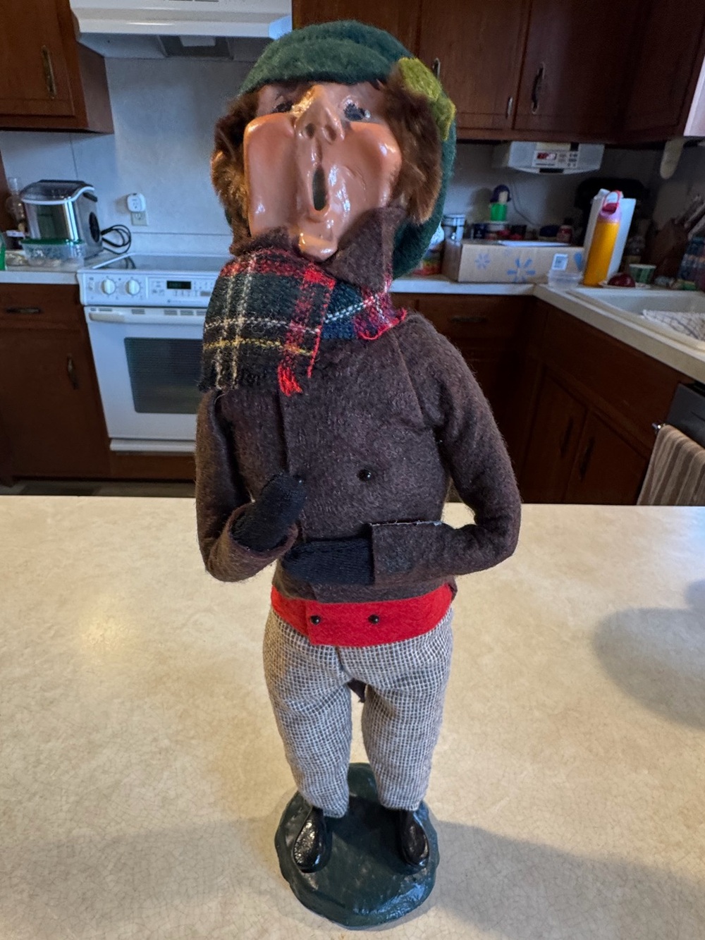 VINTAGE BYERS CHOICE MAN CAROLER FIGURINE CHRISTMAS